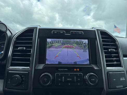 Used 2019 Ford F250 XLT w/ XLT Premium Package AWD/4WD image 26