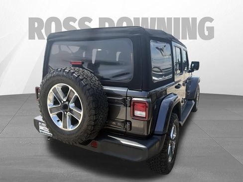 Used 2018 Jeep Wrangler Unlimited Sahara AWD/4WD image 4
