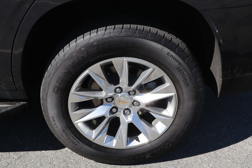 Used 2025 Chevrolet Tahoe Premier RWD image 16