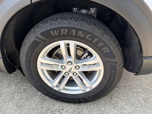 Used 2023 Ford Explorer XLT RWD image 21