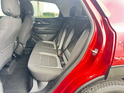 Used 2025 Chevrolet TrailBlazer LT image 37