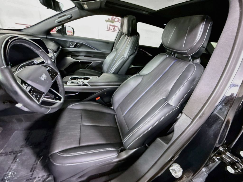 Used 2024 Cadillac Lyriq Sport AWD/4WD image 27