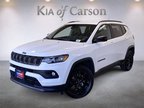 Used 2025 Jeep Compass Latitude w/ Altitude Special Edition AWD/4WD image 1