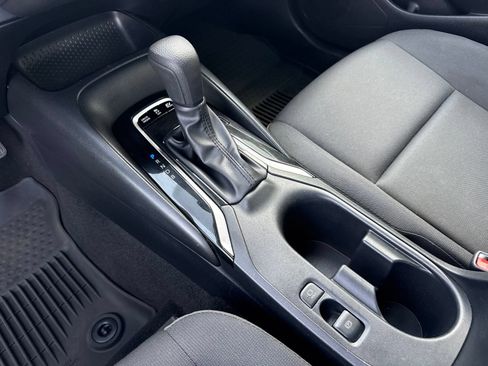 Used 2025 Toyota Corolla LE FWD image 24