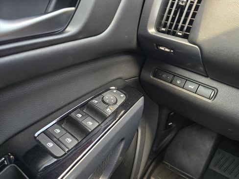 Used 2022 Nissan Pathfinder SL w/ Lighting Package (N92) AWD/4WD image 23