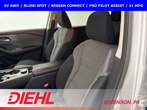 Used 2022 Nissan Rogue SV image 17