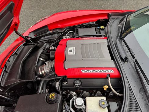 Used 2015 Chevrolet Corvette Stingray image 2