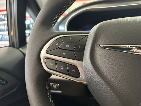 New 2026 Chrysler Pacifica Select image 17