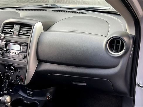 Used 2017 Nissan Versa SV image 17