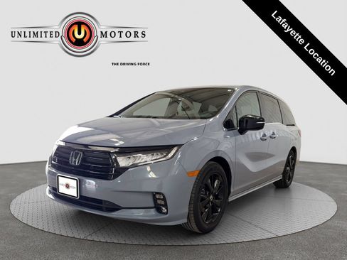 Used 2023 Honda Odyssey Sport image 2