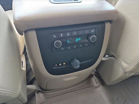 Used 2011 Chevrolet Suburban LTZ RWD image 18