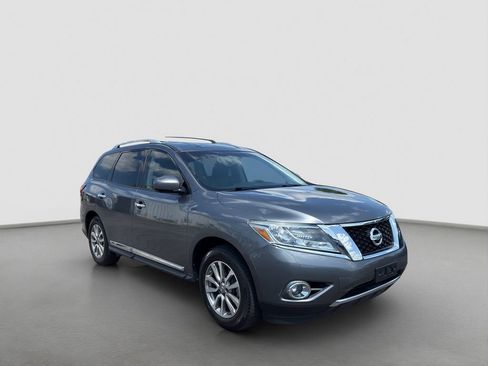 Used 2015 Nissan Pathfinder SL w/ SL Tech Package AWD/4WD image 8