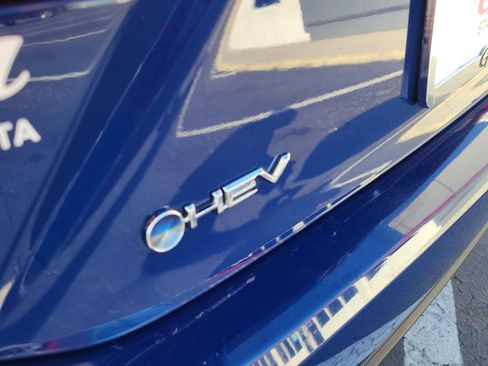 Used 2025 Toyota Camry SE image 6