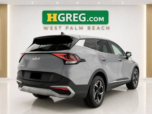 Used 2023 Kia Sportage LX FWD image 4