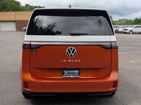 Used 2025 Volkswagen ID. Buzz 1st Edition RWD image 8
