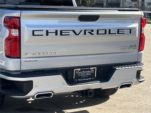 Used 2022 Chevrolet Silverado 1500 High Country w/ Technology Package image 6