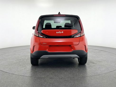 Used 2025 Kia Soul LX w/ LX Technology Package FWD image 7