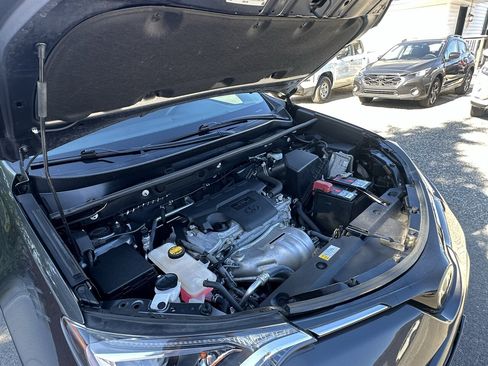 Used 2018 Toyota RAV4 XLE AWD/4WD image 29