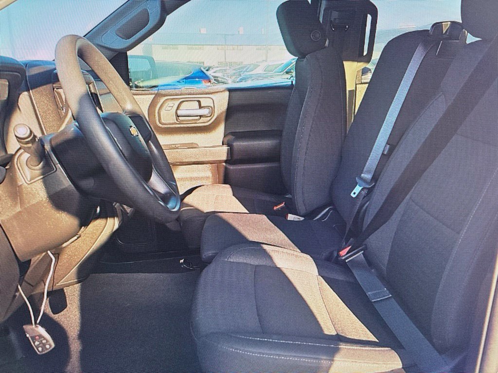 Used 2025 Chevrolet Silverado 1500 Custom RWD image 3