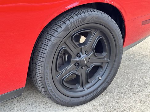 Used 2009 Dodge Challenger R/T w/ Sound Group image 24