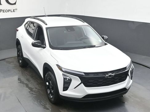 New 2026 Chevrolet Trax LT w/ Driver Confidence Package FWD image 25