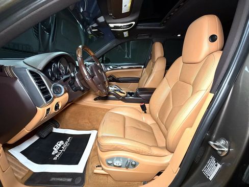 Used 2014 Porsche Cayenne AWD/4WD image 49