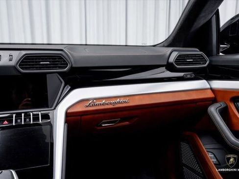 Used 2019 Lamborghini Urus AWD/4WD image 37