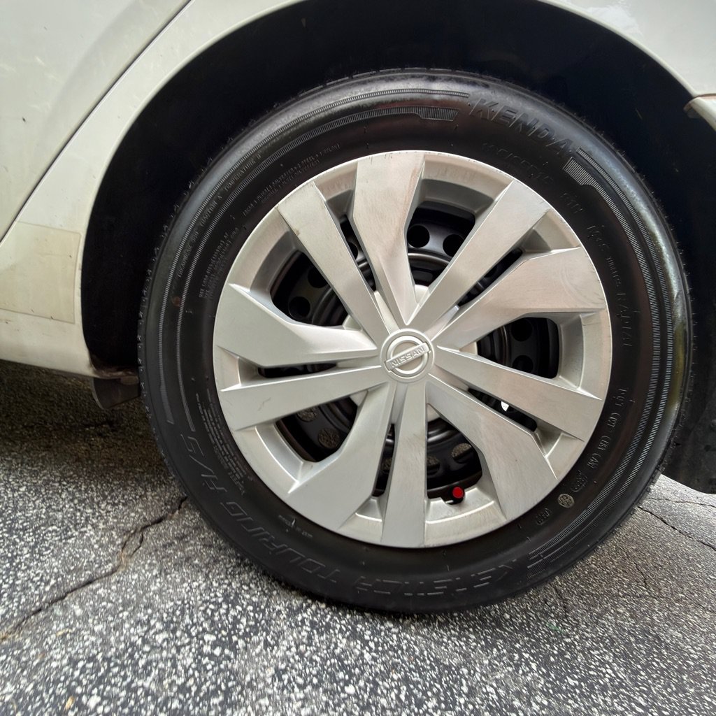 Used 2020 Nissan Versa S FWD image 41