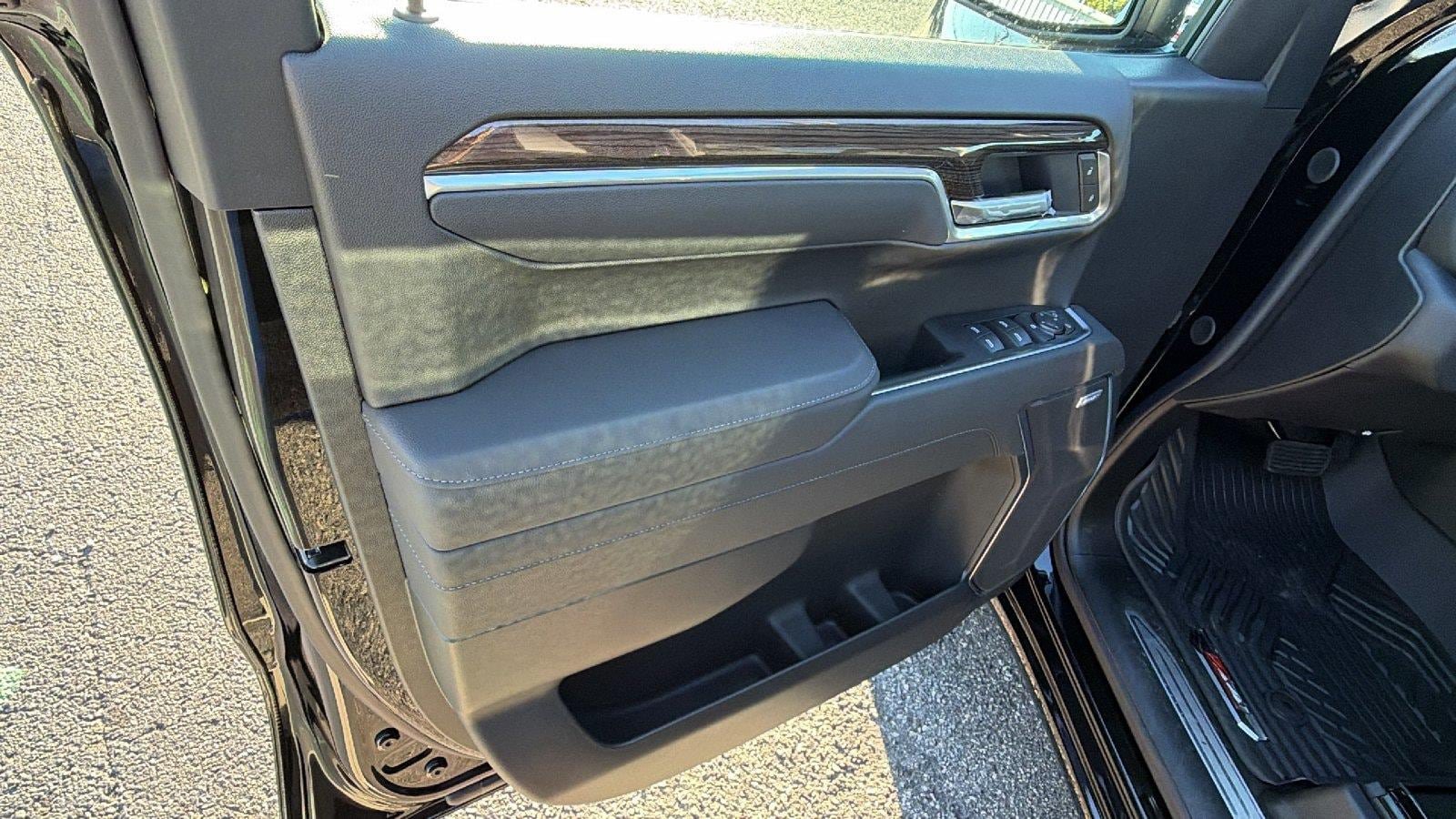 New 2026 Chevrolet Silverado 1500 RST AWD/4WD image 14
