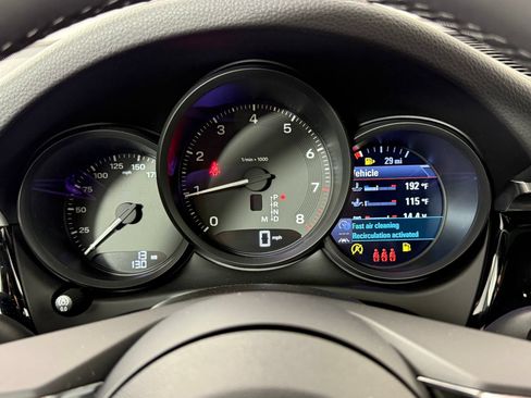 Certified 2026 Porsche Macan AWD/4WD image 21