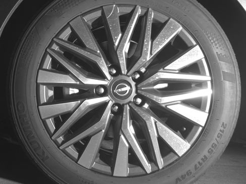 Used 2025 Nissan Altima 2.5 SV image 12