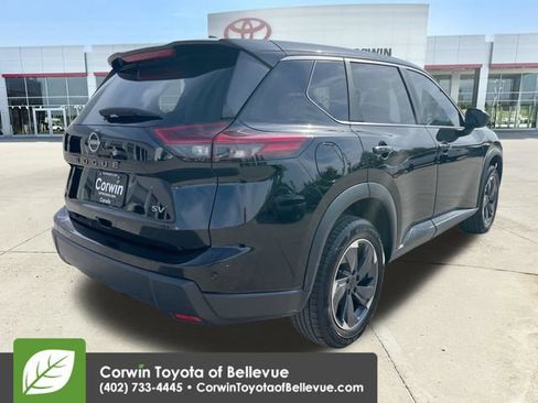 Used 2024 Nissan Rogue SV FWD image 5