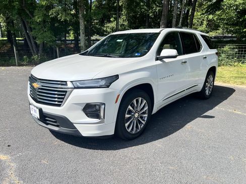 Used 2022 Chevrolet Traverse Premier AWD/4WD image 7