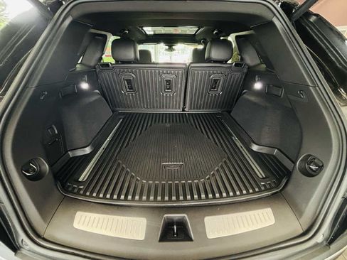Used 2024 Cadillac XT5 Sportv w/ LPO, Floor Liner Package AWD/4WD image 10