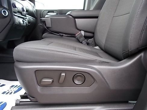 Used 2024 Chevrolet Silverado 1500 W/T w/ Z71 Off-Road Package image 13