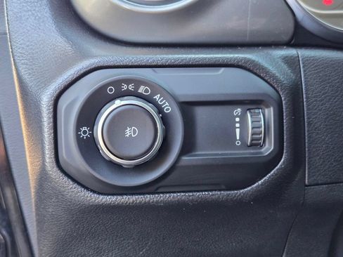 Used 2023 Jeep Wrangler Unlimited Sahara w/ Cold Weather Group AWD/4WD image 15