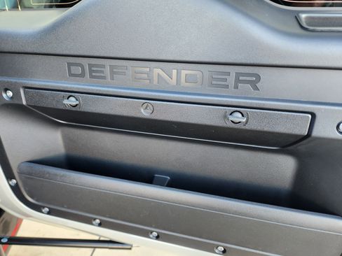 New 2026 Land Rover Defender 110 X-Dynamic SE image 35