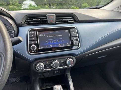 Used 2025 Nissan Versa SV FWD image 17