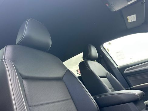 Used 2023 Volkswagen Atlas Cross Sport SE FWD image 17