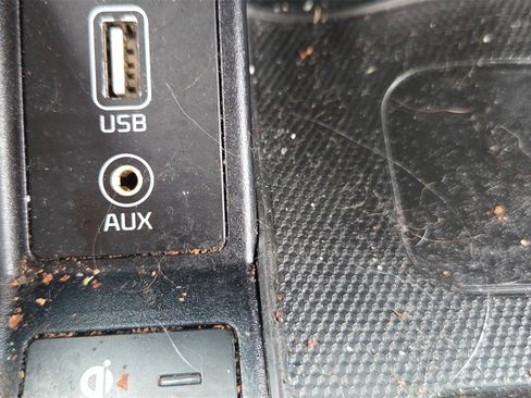 Used 2019 Kia Sedona EX image 33