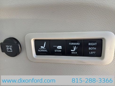 Used 2020 Chrysler Pacifica Limited image 28