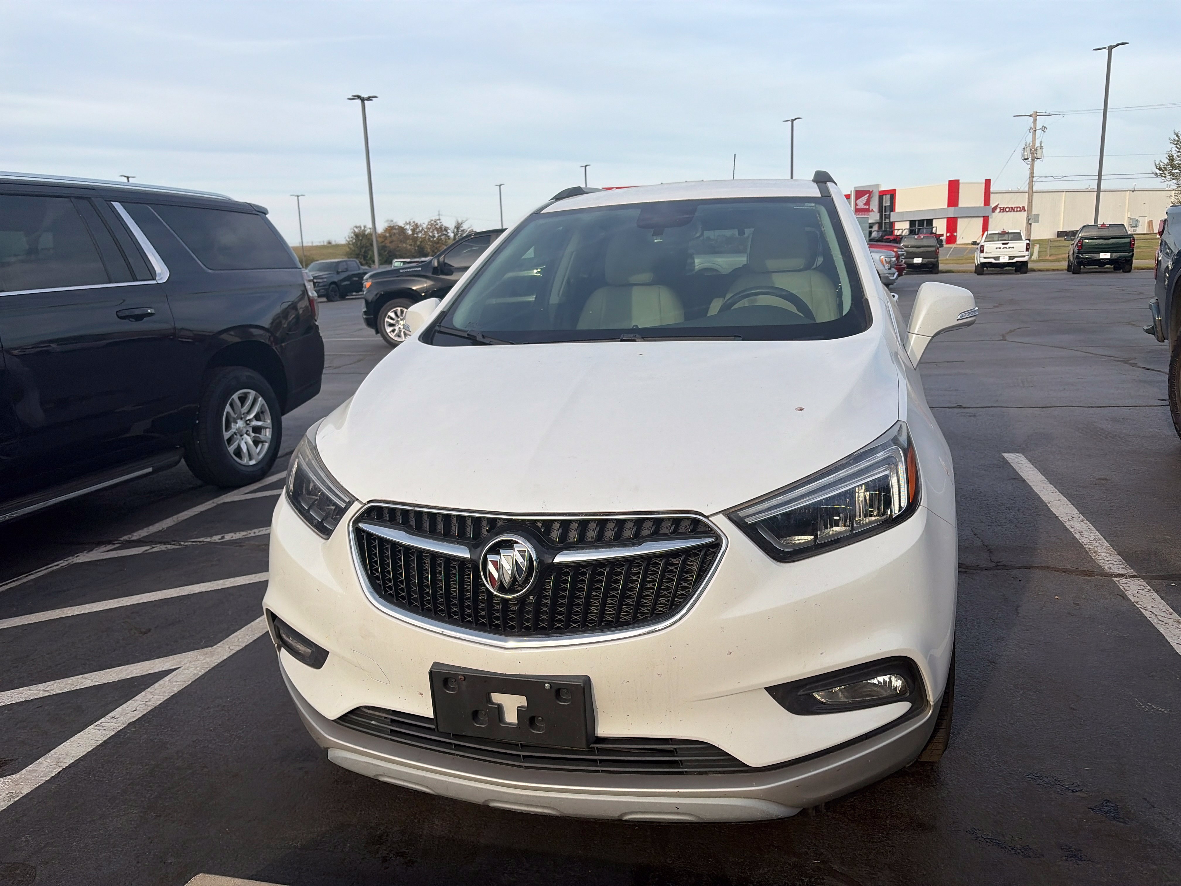 Used 2017 Buick Encore Essence FWD image 2