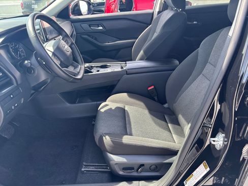 Used 2025 Nissan Rogue SV FWD image 27