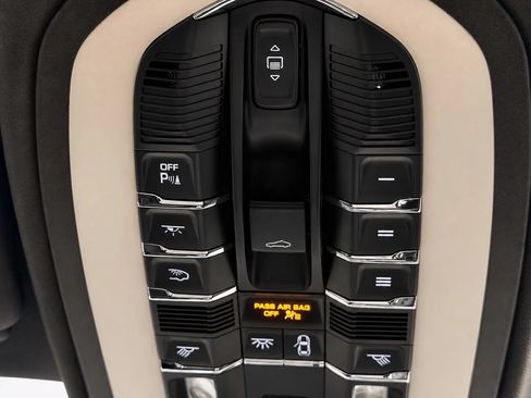 Used 2018 Porsche Cayenne S AWD/4WD image 55