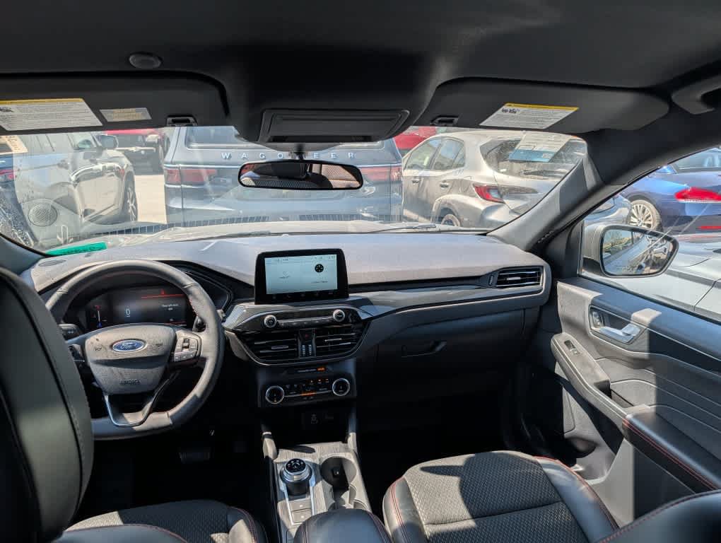 Used 2025 Ford Escape ST-Line AWD/4WD image 15