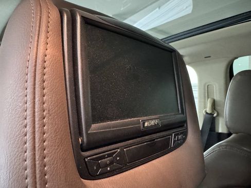Used 2017 Lincoln MKT FWD image 22