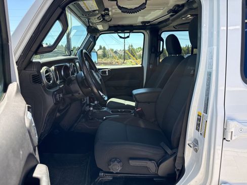 Used 2021 Jeep Gladiator Overland w/ Trailer Tow Package image 7