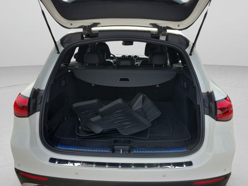 Certified 2026 Mercedes-Benz GLC 300 image 5