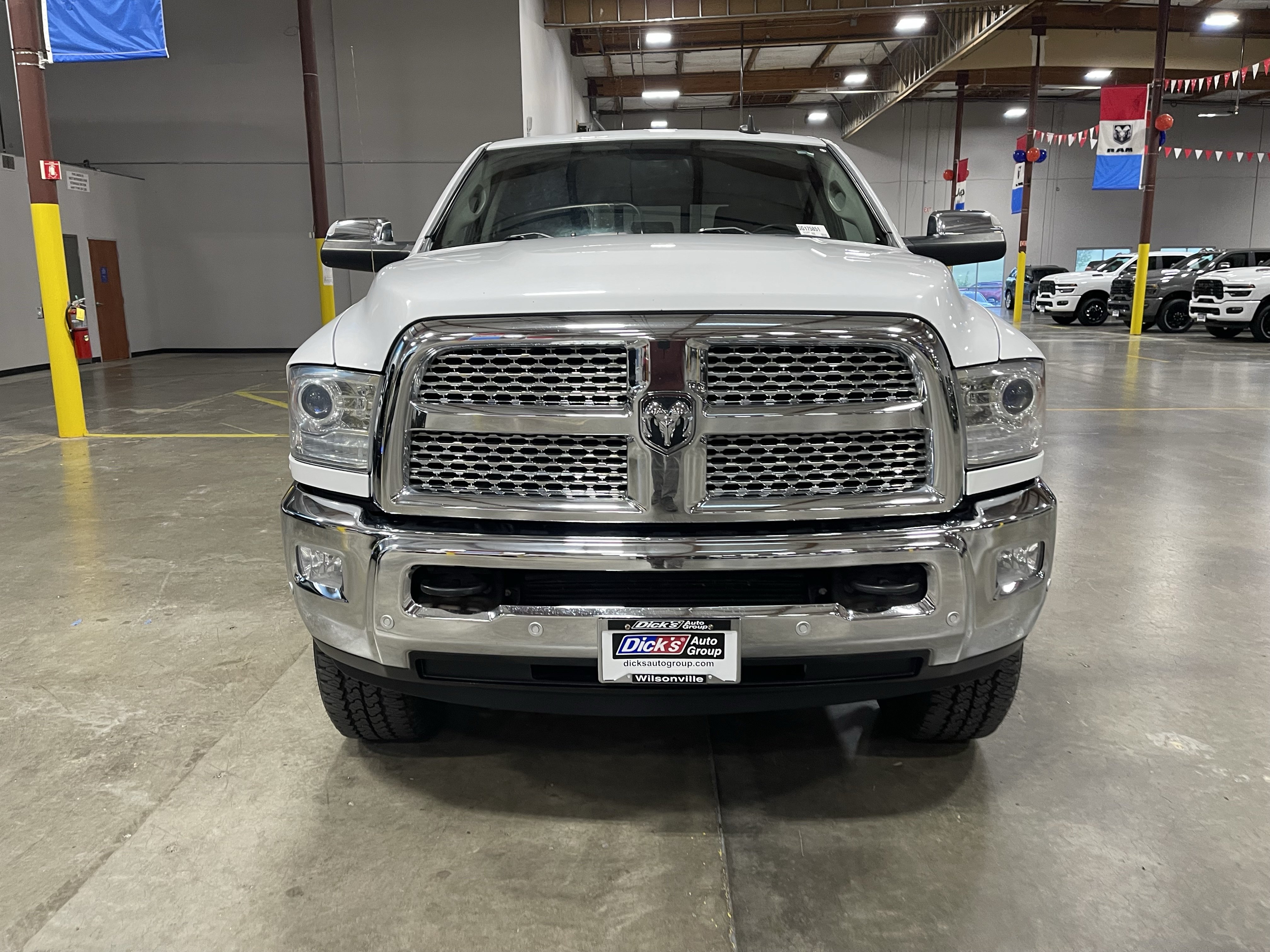 Used 2016 RAM 3500 Laramie w/ Convenience Group AWD/4WD image 8