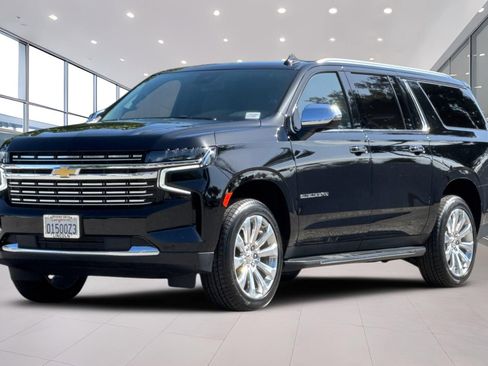 Used 2024 Chevrolet Suburban Premier AWD/4WD image 8